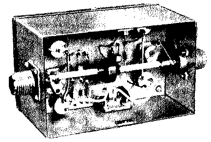 Высокочастотная головка помещена в латунную коробку со съемной верхней крышкой