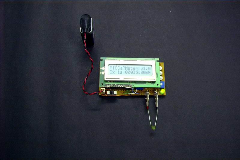 Testing the Capacitance Meter with a 33 pF capacitor