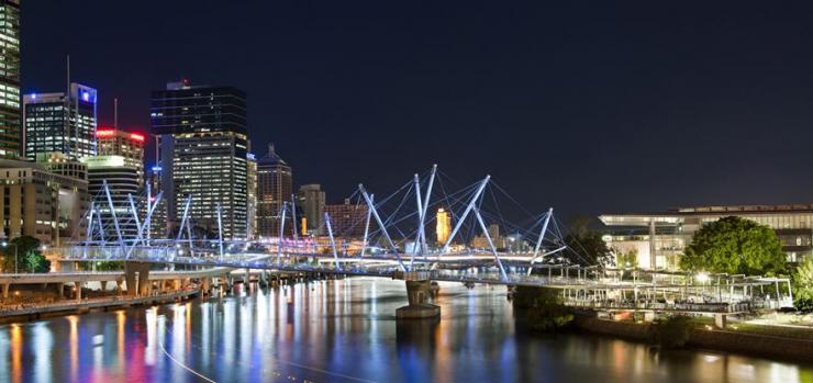 В Брисбене открылся самый длинный в мире пешеходный мост, освещаемый энергией солнца