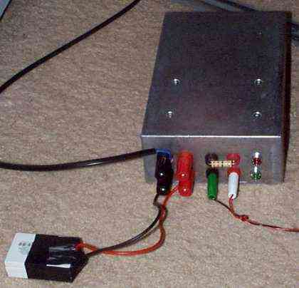 Photovoltaic Solar Battery Regulator and Load Controller