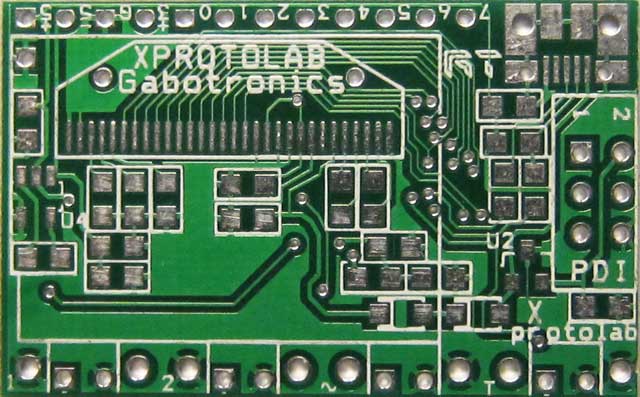 Внешний вид печатной платы для миниатюрного осциллографа на ATXMEGA32