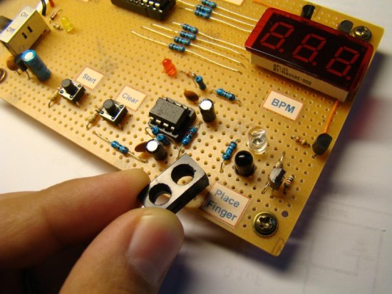 ИК сенсор измерителя пульса на микроконтроллере PIC