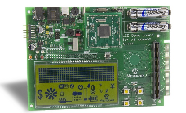 Отладочная плата Microchip LCD Explorer Development Board DM240314