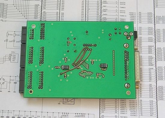 Вид печатной платы логического анализатора