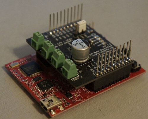 Плата Motor Driver Booster Pack, подключенная к отладочной плате MSP430 LaunchPad