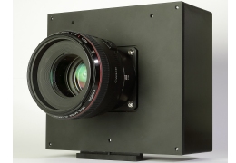 Canon - camera with 35 mm CMOS-sensor