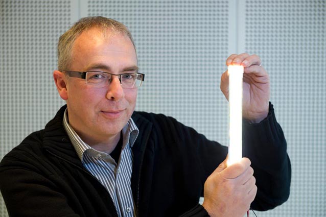 Philips creates the world’s most energy-efficient warm white LED lamp