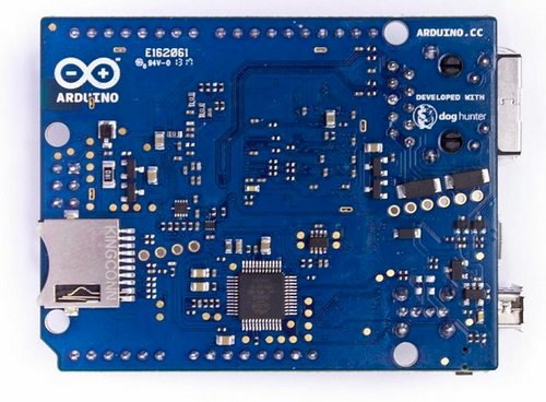 Нижняя сторона платы Arduino Yún