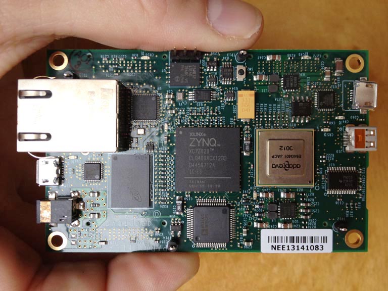 The credit-card-sized Parallella supercomputer is based on the combination of a Zynq All Programmable SoC from Xilinx and an Epiphany multi-core processor from Adapteva
