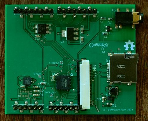 Gameduino 2: полноценная карманная игровая консоль с открытым кодом