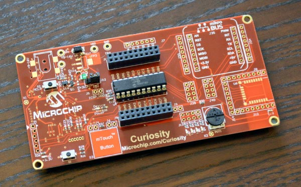 Microchip Curiosity - великолепная новая отладочная плата с 8-битным микроконтроллером