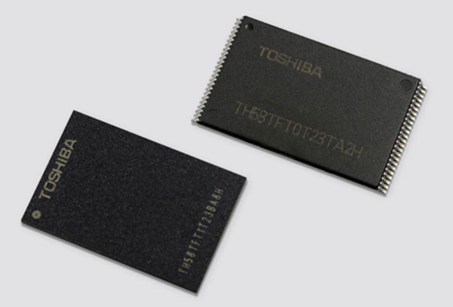 Toshiba начинает поставки первых в мире образцов 64-слойной 3D флэш памяти