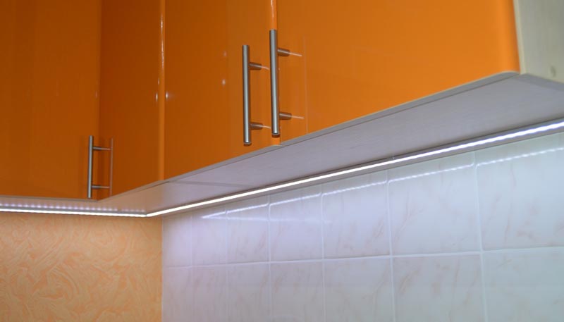 Сontroller for automatic lighting of the working area in the kitchen