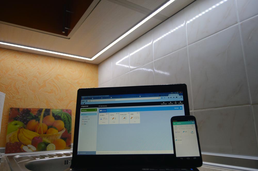 Сontroller for automatic lighting of the working area in the kitchen