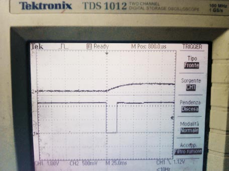 Microcontroller Battery Monitor Circuit Needs Only One Pin