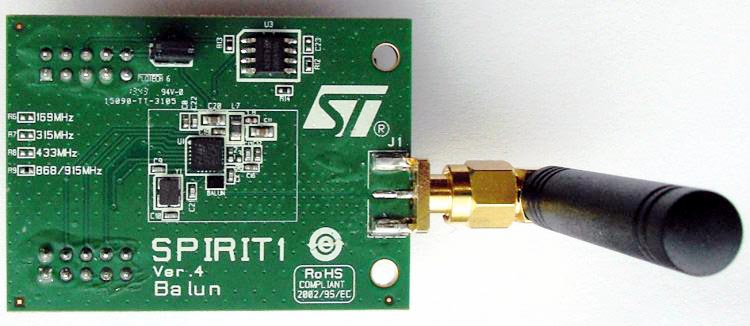 Дочерняя плата STEVAL-IKR002V4B оценочного набора с приемопередатчиком SPIRIT1 диапазона 868 МГц для интегрального симметрирующего трансформатора BALF-SPI2-01D3