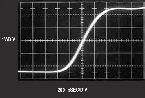 Simple nanosecond-width pulse generator provides high performance