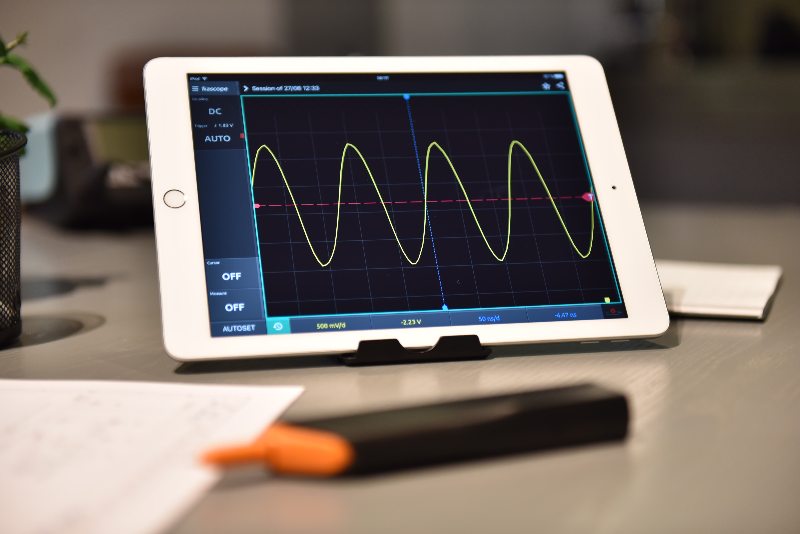 Ikalogic redefines Portable oscilloscopes