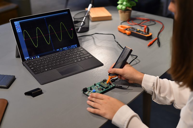 Ikalogic redefines Portable oscilloscopes