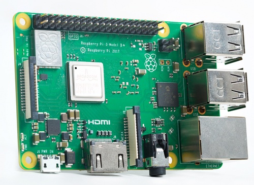 Беспроводные интерфейсы передачи данных Wi-Fi и Bluettoh на плате Raspberry Pi 3 Model B+ обеспечиваются системой-на-кристалле Cypress CYW43455.