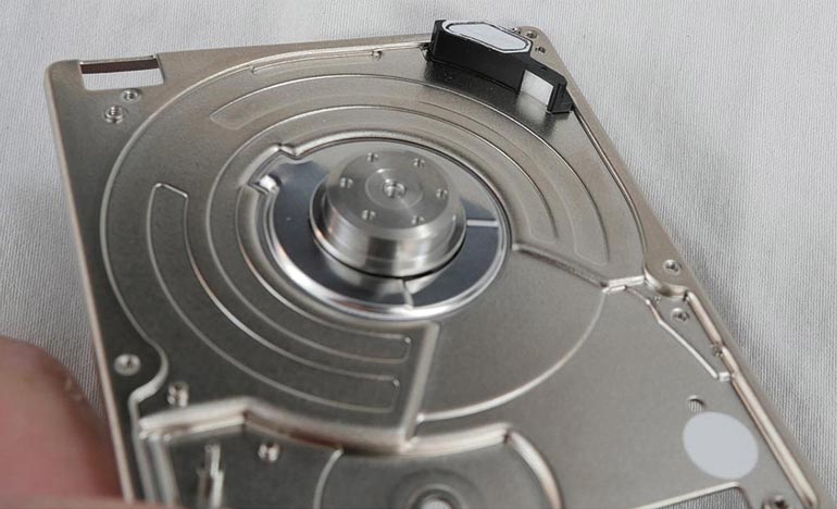 Разбираем дисковый накопитель Samsung