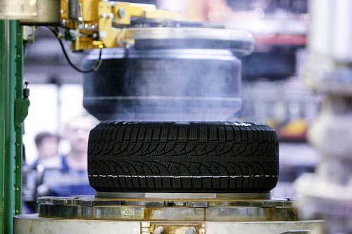 «Росэлектроника» сделает автомобильные шины «умными»