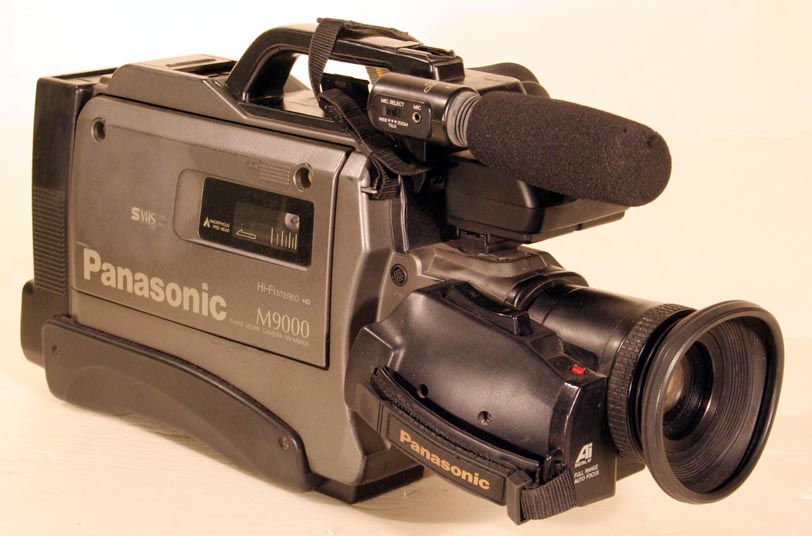 Видеокамера Panasonic NV-M9000.