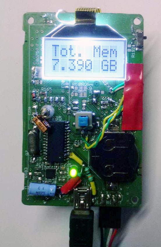 circuit use PIC peripheral outputs simultaneously