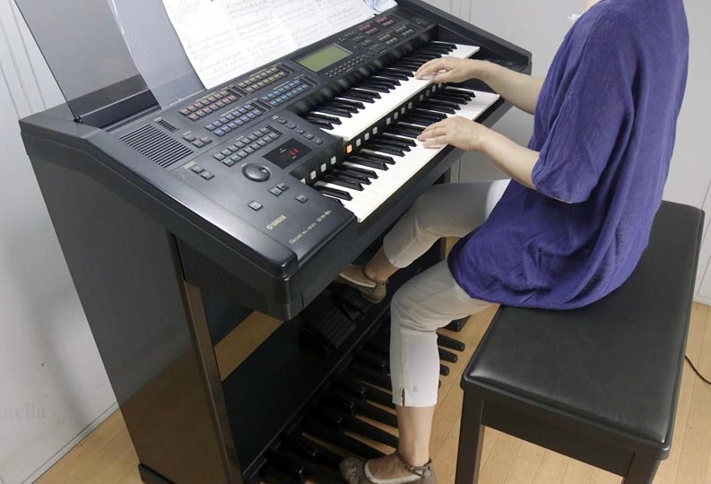 Электронный орган Electone EL900.