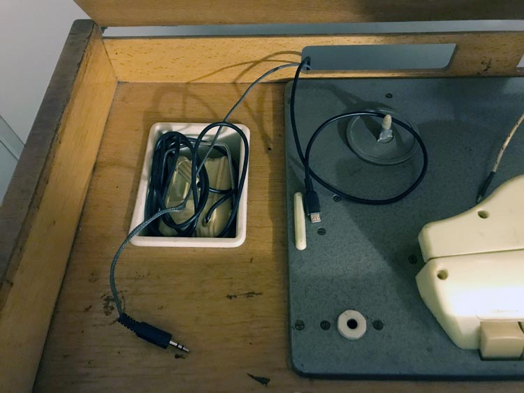 Реставрация винтажной магнитолы «Вайва» с помощью FM-тюнера MP3510