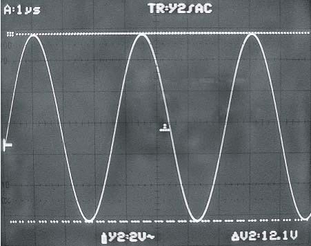 A clean sine wave (V22 in Figure 3) appears across the tuned circuit at 280 kHz for values of 147 µH 