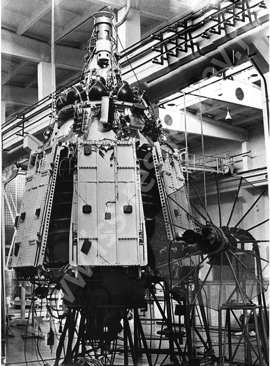 55 лет назад был запущен первый космический аппарат «Молния-1»