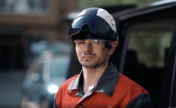 Ростех создал шлем для спасателей с технологией дополненной реальности