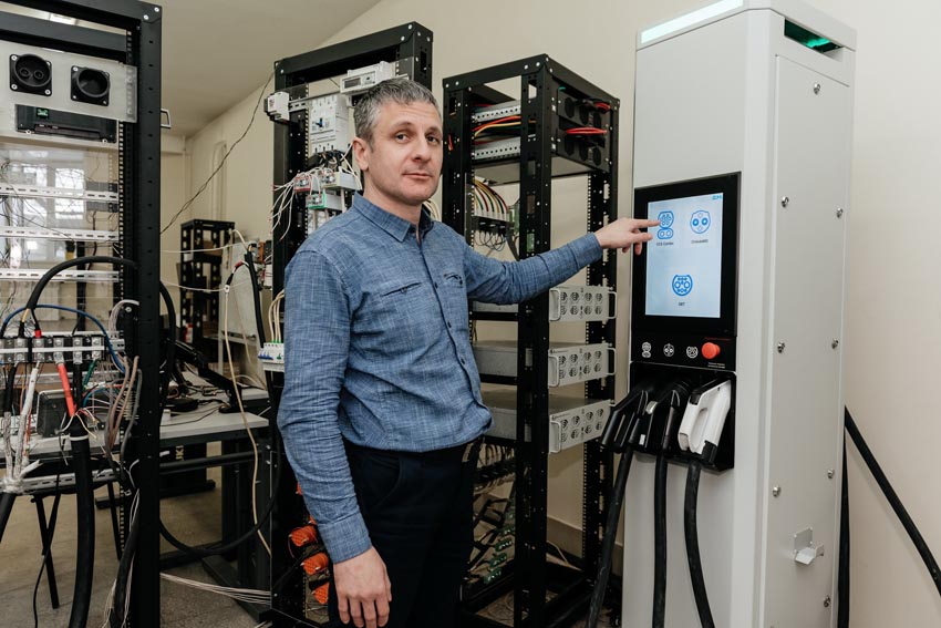 Зарядные станции НГТУ НЭТИ для электрокаров готовы к выпуску на российский рынок