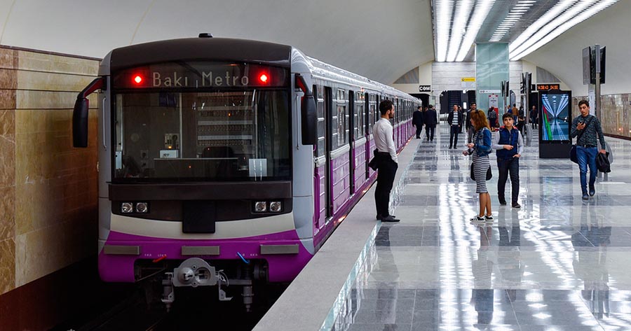 Российские светодиоды осветили вагоны Бакинского метрополитена