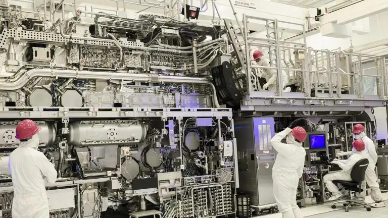 Intel: Распад полупроводникового гиганта?