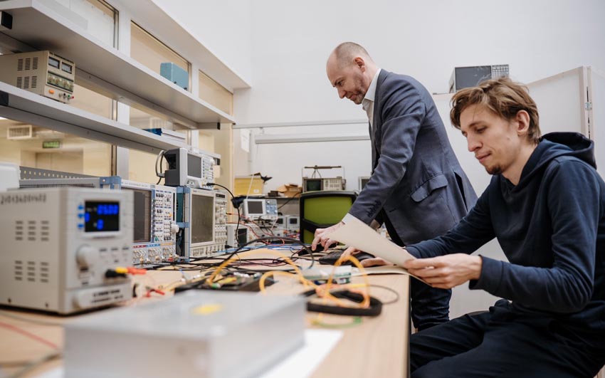 В ЛЭТИ создали макет фотонного радара для контроля воздушного пространства аэропорта