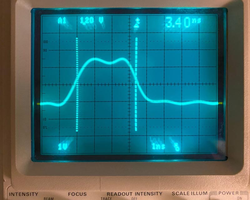 Осциллограмма импульсов генератора длительностью 3.4 нс.