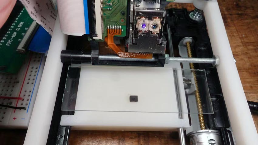 Laser Microscope with sample.