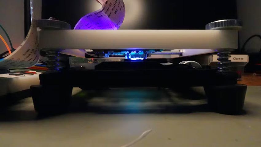 Blu-Ray microscope with sample.